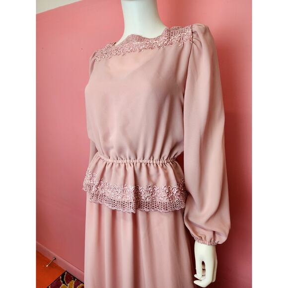 Size Small to XL | Vintage 1970's Dusty Rose 2 Piece Maxi Dress with Blouse - Picture 7 of 10
